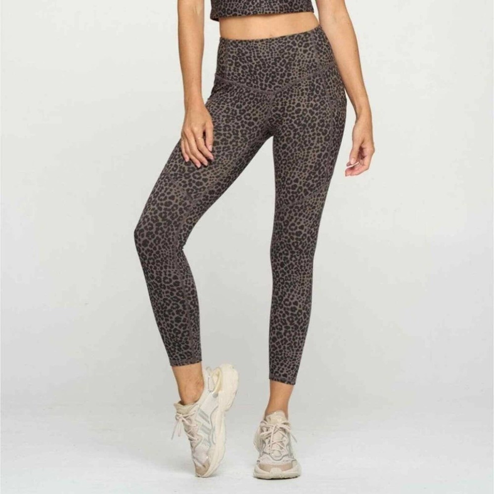 Evolution and Creation Leopard Cropped High Rise Leggings Size M